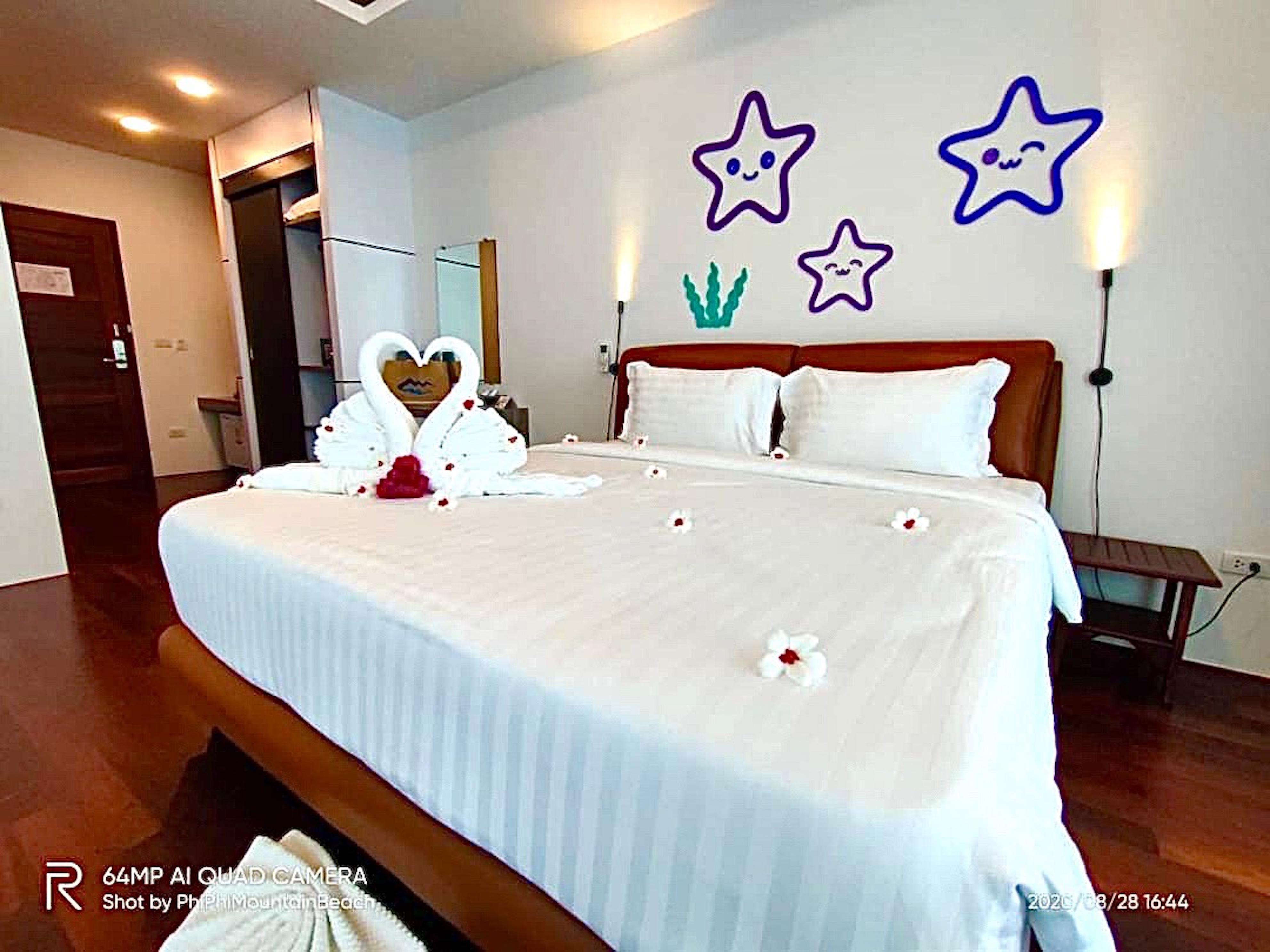 Phi Phi Mountain Beach Resort Sha Certified Exterior foto